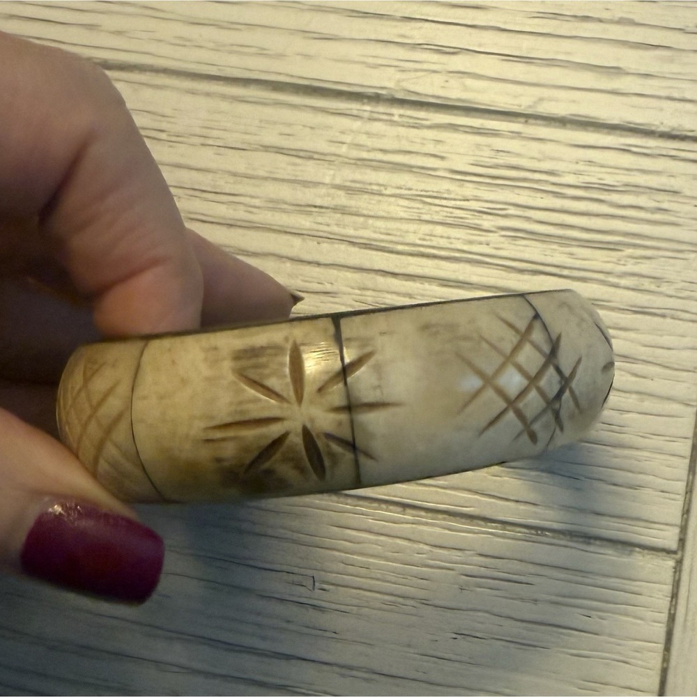 Vintage Carved Ivory Color Brass Bangle Bracelet